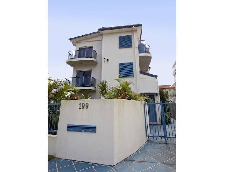 1/199 Golden Four Drive, Bilinga QLD 4225