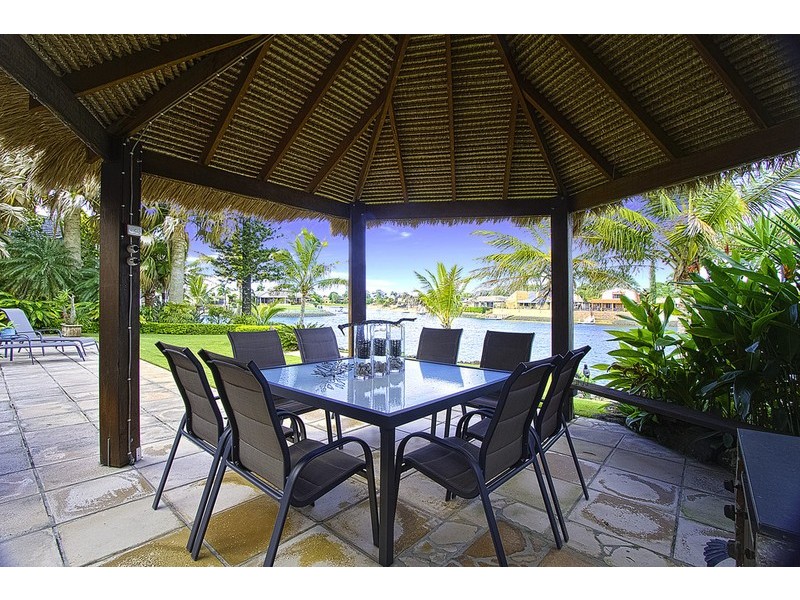 152 Tallebudgera Drive, Palm Beach QLD 4221