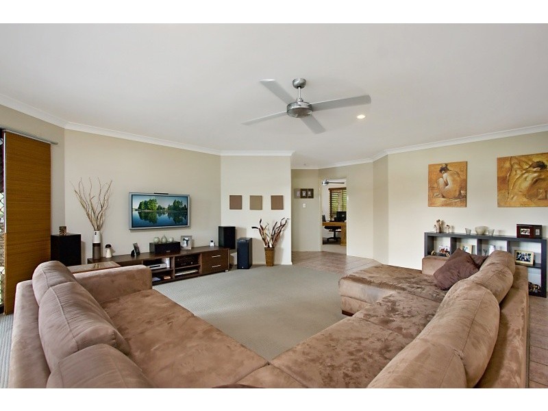 45 Forest Drive, Elanora QLD 4221