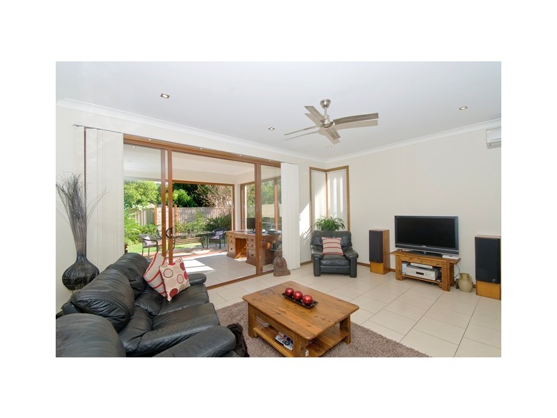 2/10 Bali Avenue, Palm Beach QLD 4221