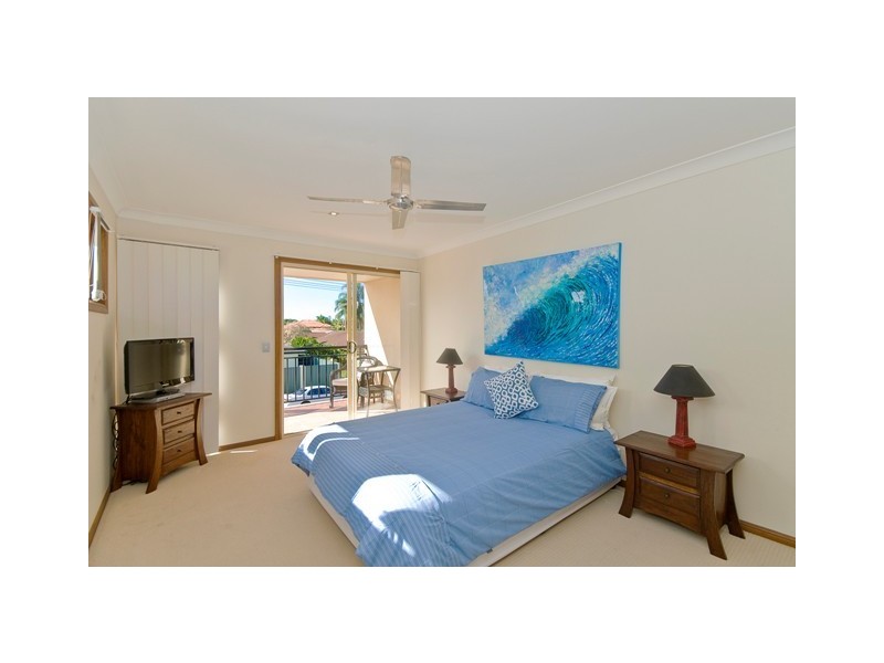 2/10 Bali Avenue, Palm Beach QLD 4221