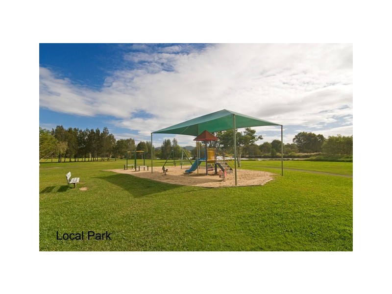 16 Typha Place, Elanora QLD 4221