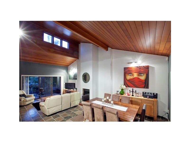 110 Tallebudgera Drive, Palm Beach QLD 4221
