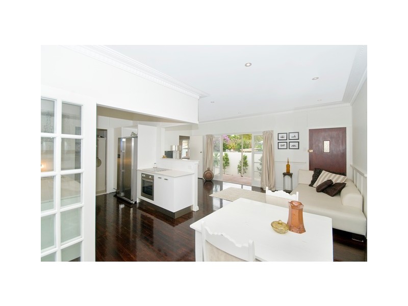 1/84 Third Avenue, Palm Beach QLD 4221