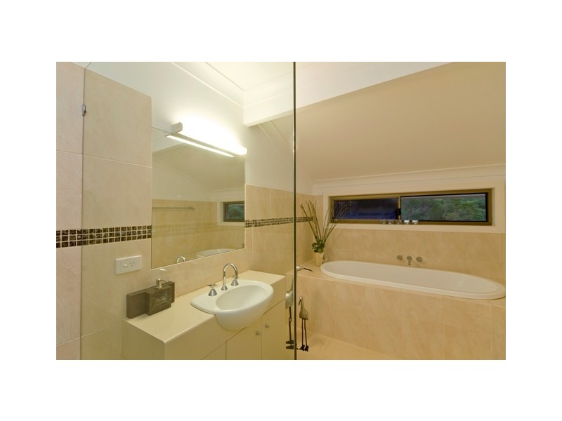 152 Tallebudgera Drive, Palm Beach QLD 4221