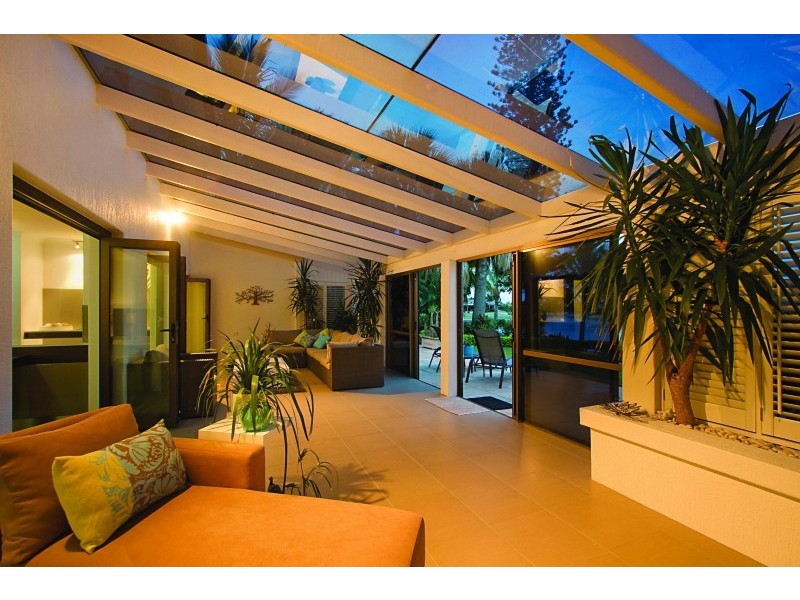 152 Tallebudgera Drive, Palm Beach QLD 4221