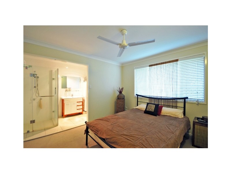 5 Barberry Court, Palm Beach QLD 4221
