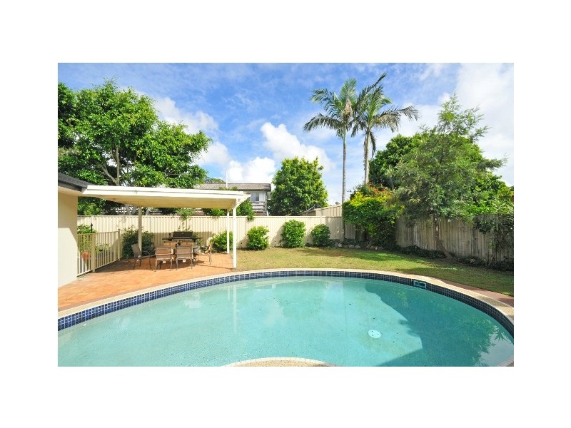 5 Barberry Court, Palm Beach QLD 4221
