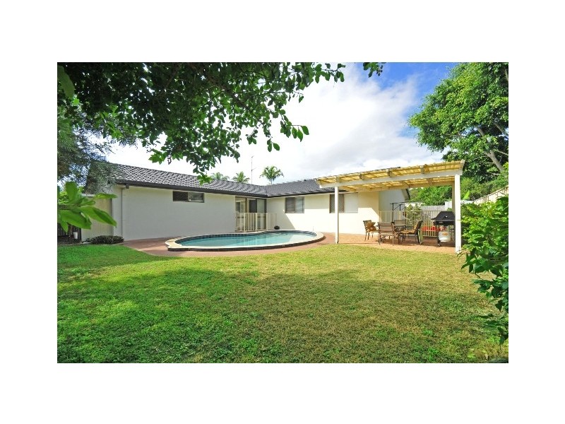 5 Barberry Court, Palm Beach QLD 4221