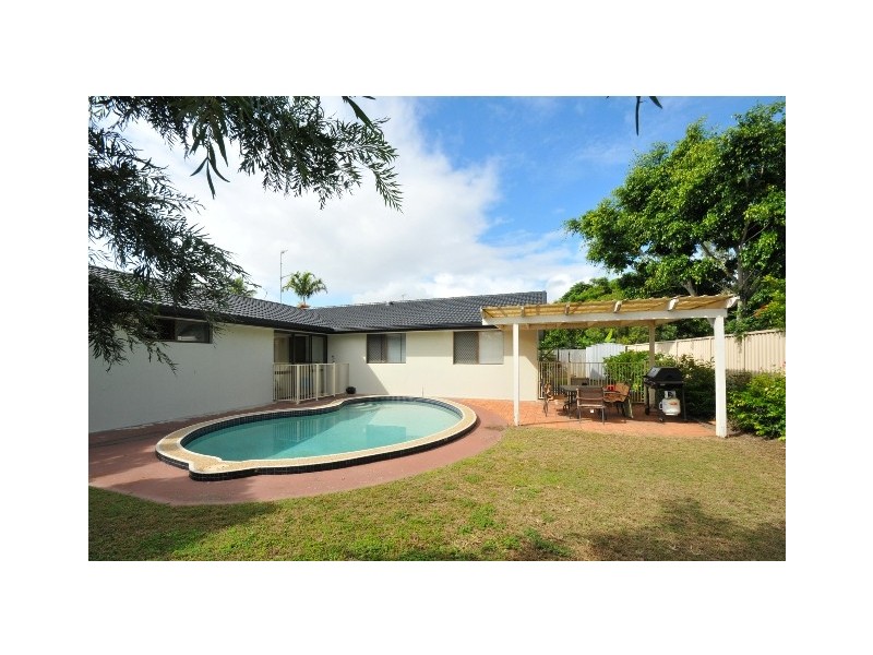5 Barberry Court, Palm Beach QLD 4221