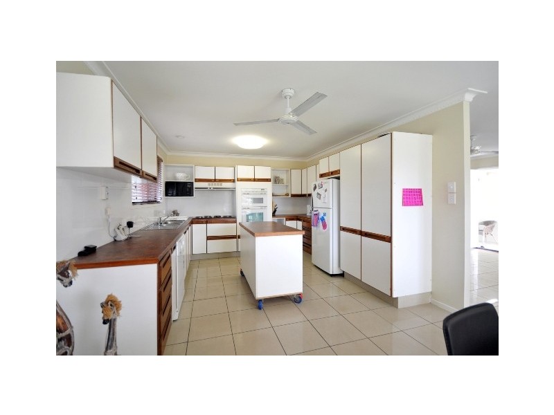 5 Barberry Court, Palm Beach QLD 4221