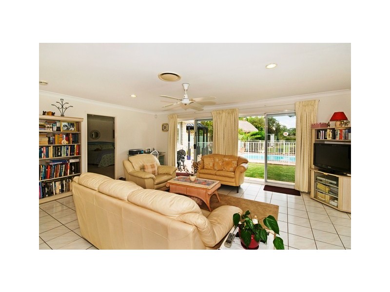 6 Mainsail Street, Currumbin Waters QLD 4223