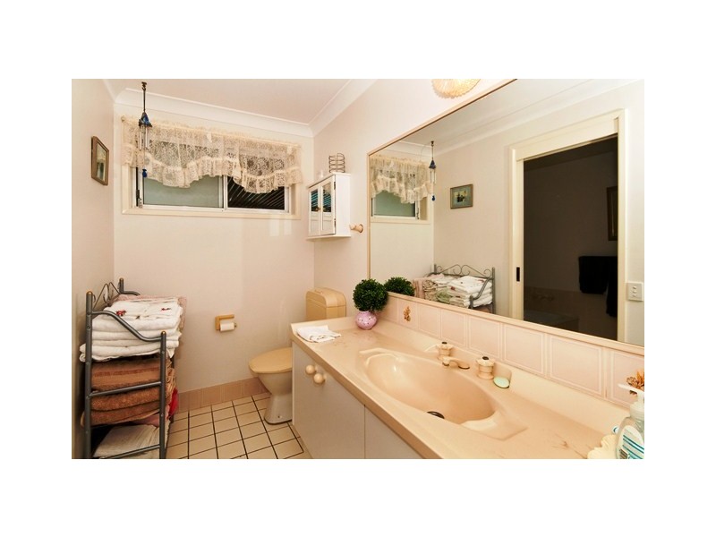 6 Mainsail Street, Currumbin Waters QLD 4223