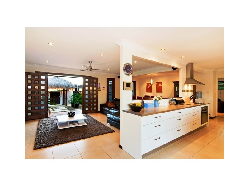 43 Seventh Avenue, Palm Beach QLD 4221