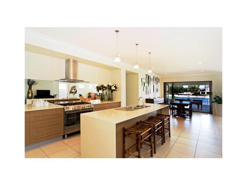 16 Mallawa Drive, Palm Beach QLD 4221