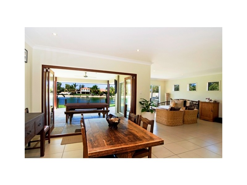 16 Mallawa Drive, Palm Beach QLD 4221