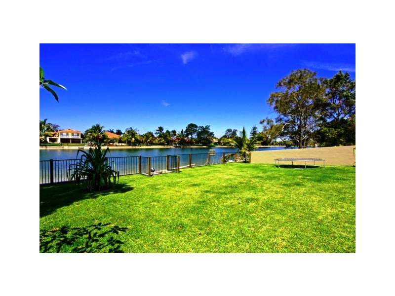 16 Mallawa Drive, Palm Beach QLD 4221