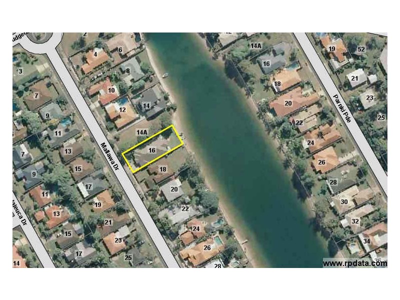 16 Mallawa Drive, Palm Beach QLD 4221