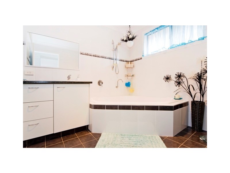 1/2218 Gold Coast Highway, Mermaid Beach QLD 4218