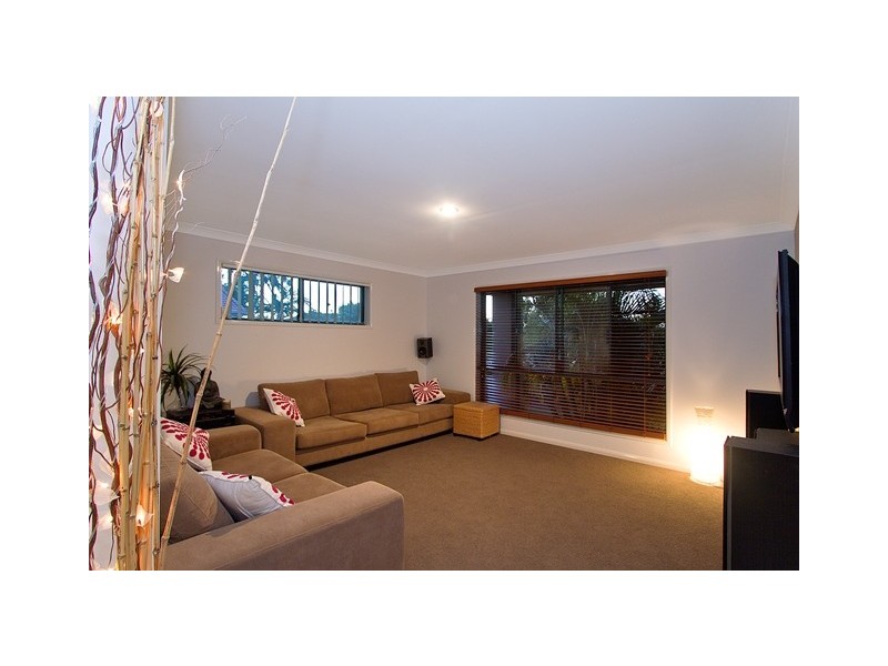 14 Sittella Crescent, Burleigh Waters QLD 4220