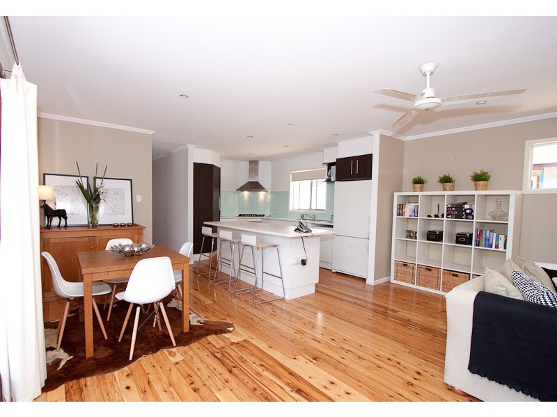 90 Tahiti Avenue, Palm Beach QLD 4221