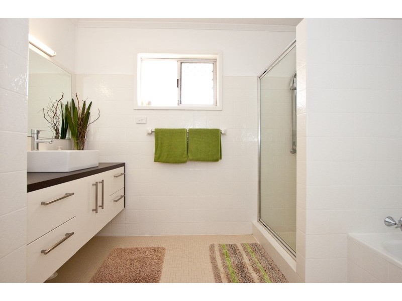 90 Tahiti Avenue, Palm Beach QLD 4221