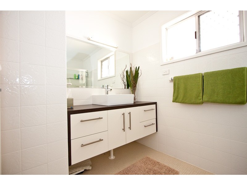 90 Tahiti Avenue, Palm Beach QLD 4221