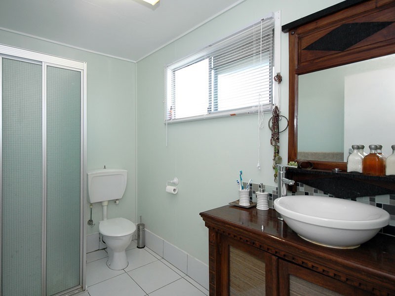 9 Twenty Fourth Avenue, Palm Beach QLD 4221