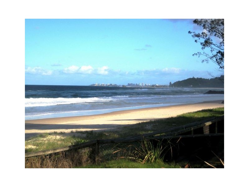 32 Tatha Avenue, Palm Beach QLD 4221