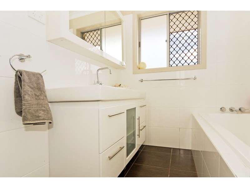 32 Tatha Avenue, Palm Beach QLD 4221