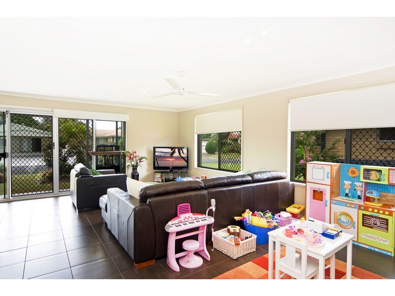 32 Tatha Avenue, Palm Beach QLD 4221