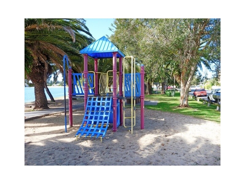 32 Tatha Avenue, Palm Beach QLD 4221