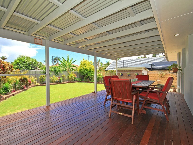 3 Myrtle Court, Palm Beach QLD 4221