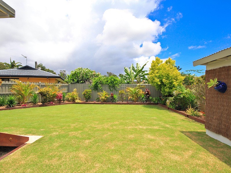 3 Myrtle Court, Palm Beach QLD 4221