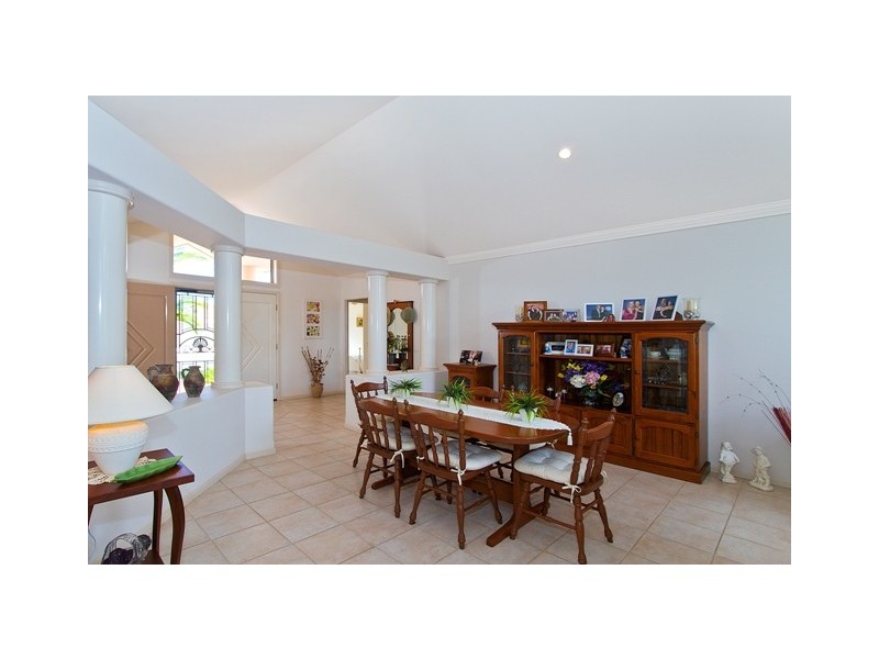 2 Fiddlewood Place, Reedy Creek QLD 4227