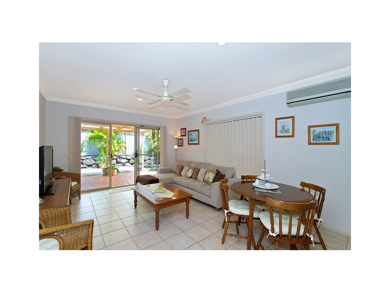 2 Fiddlewood Place, Reedy Creek QLD 4227