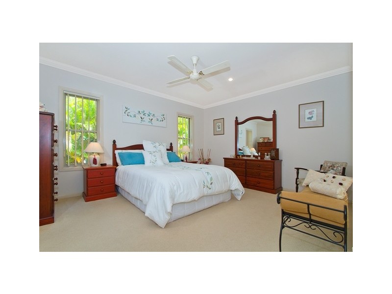 2 Fiddlewood Place, Reedy Creek QLD 4227
