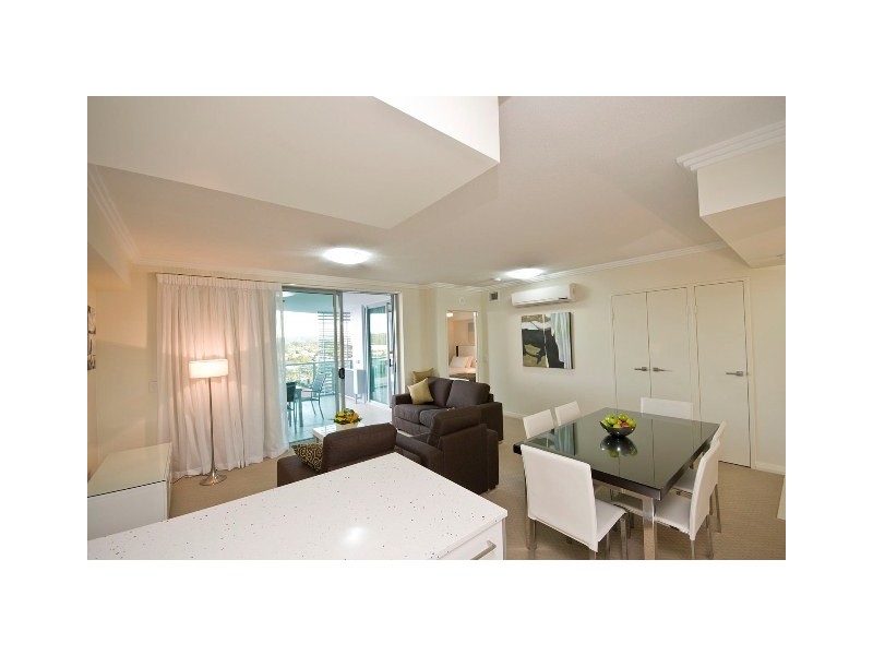 10 Fifth Avenue, Palm Beach QLD 4221