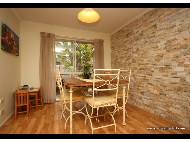 4/25 Wagtail  Court, Burleigh Waters QLD 4220