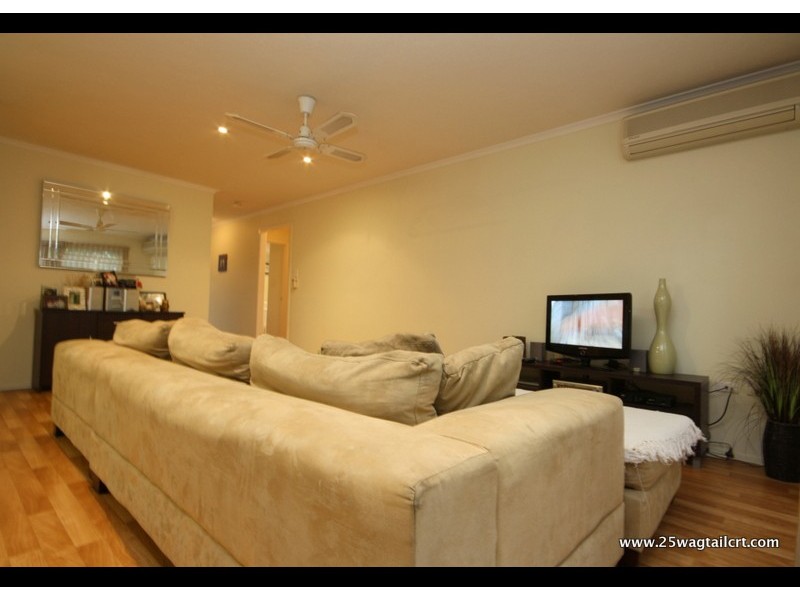 4/25 Wagtail  Court, Burleigh Waters QLD 4220