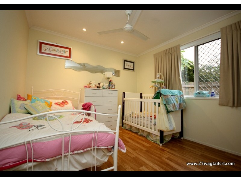 4/25 Wagtail  Court, Burleigh Waters QLD 4220