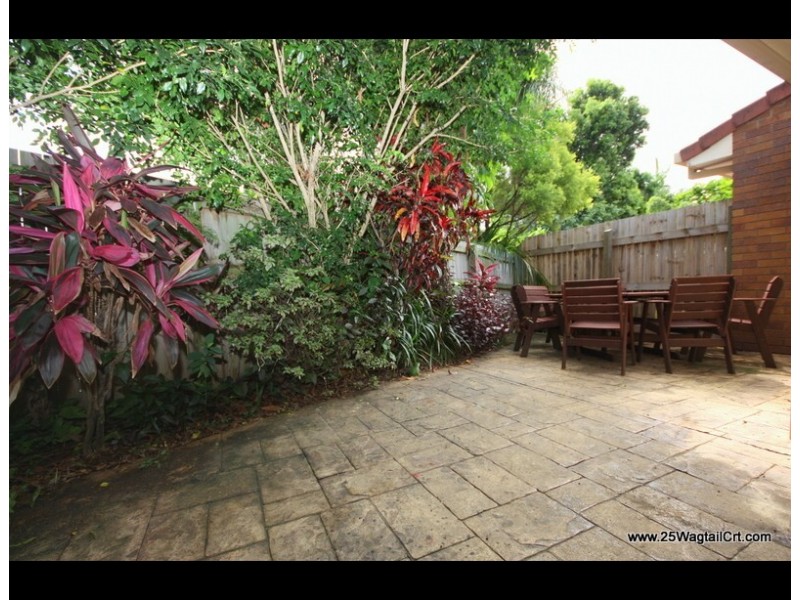 4/25 Wagtail  Court, Burleigh Waters QLD 4220