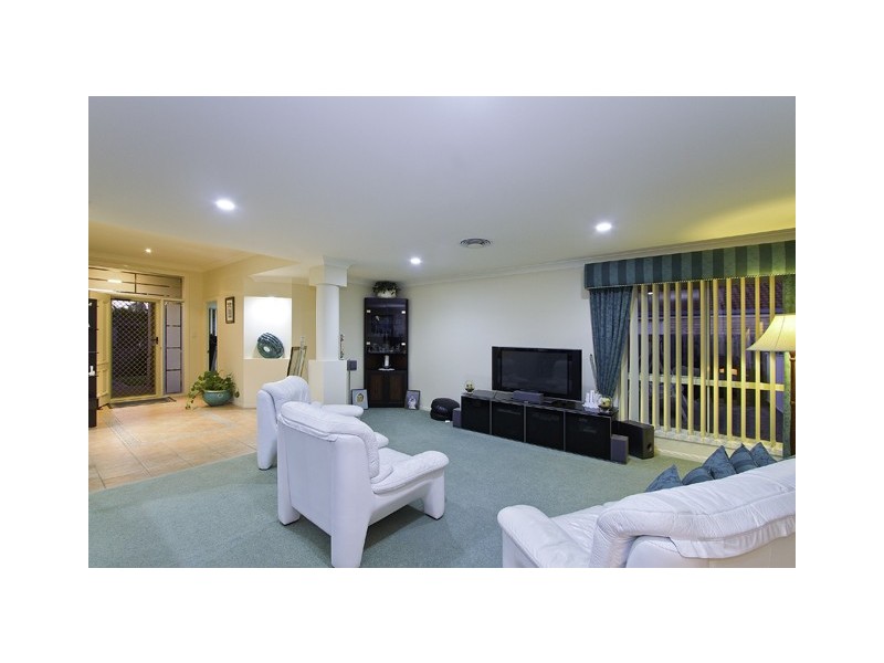 94 Honeyeater Drive, Burleigh Waters QLD 4220