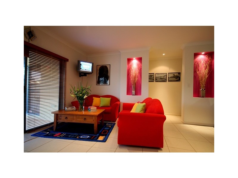 70 Sky Royal Terrace, Burleigh Heads QLD 4220