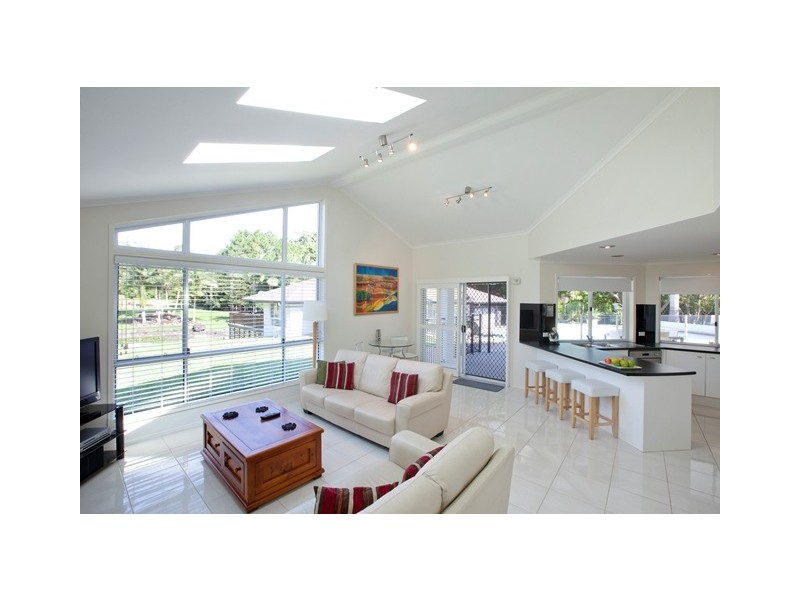 17 Jamberoo Court, Tallebudgera QLD 4228