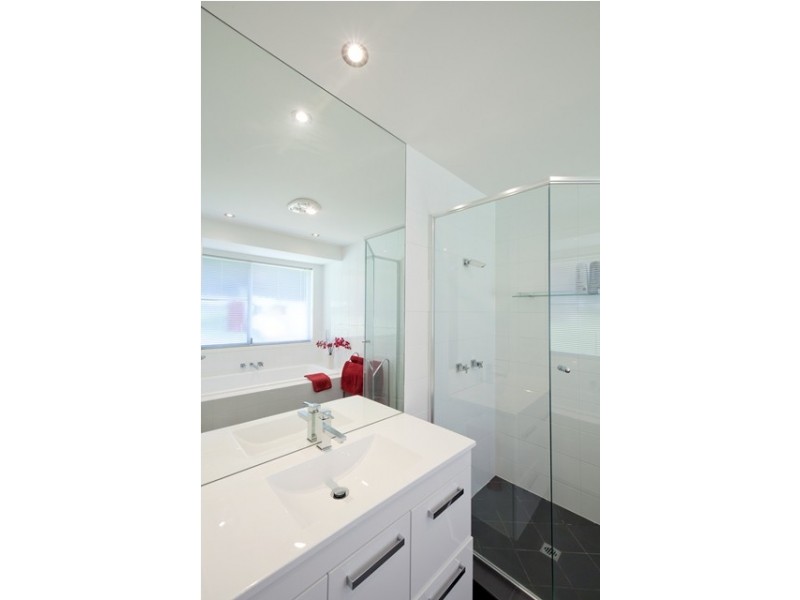 17 Jamberoo Court, Tallebudgera QLD 4228