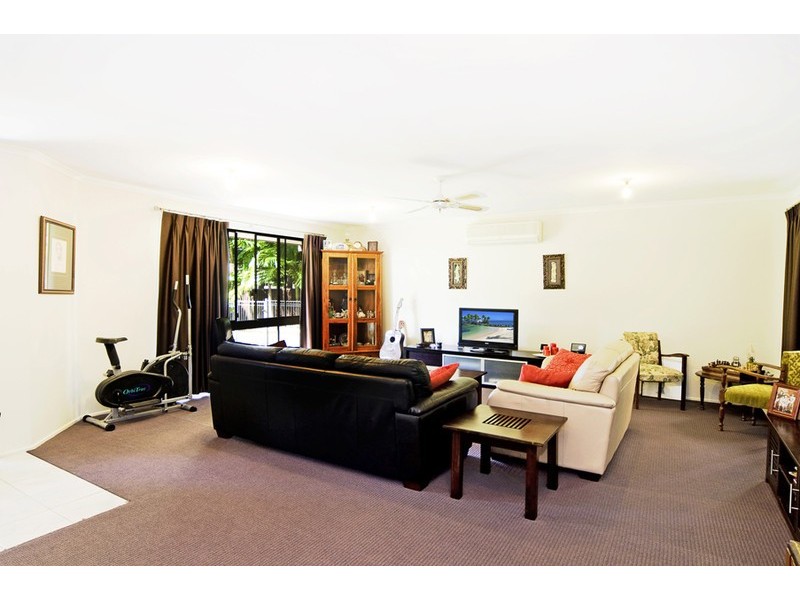 94 Japonica Drive, Palm Beach QLD 4221