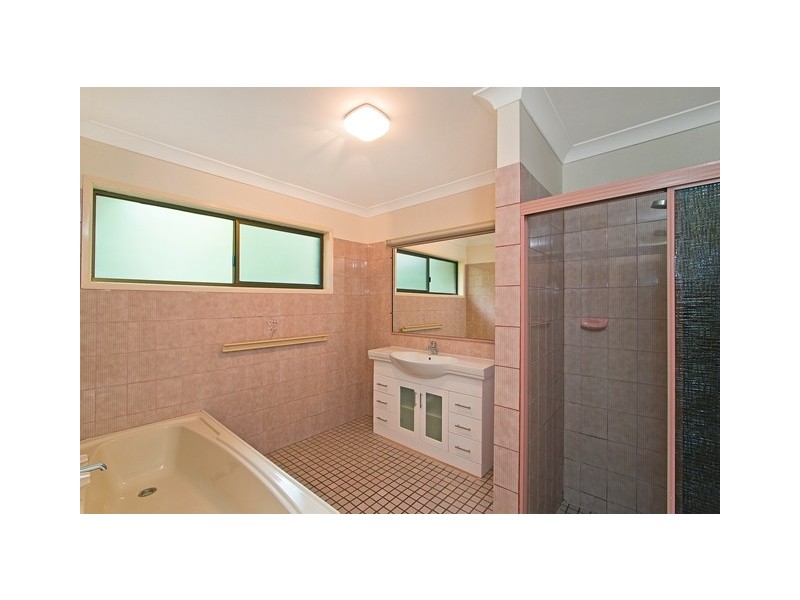 15 Bronhill Street, Currumbin Waters QLD 4223