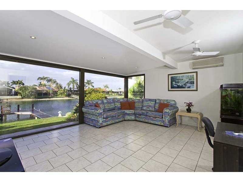 4 Kingfish Court, Palm Beach QLD 4221