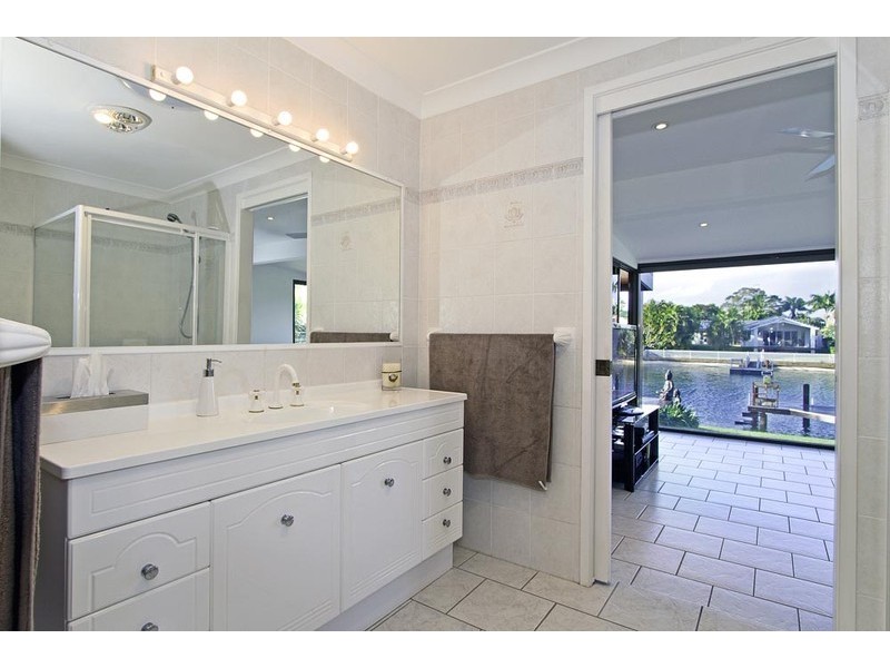4 Kingfish Court, Palm Beach QLD 4221